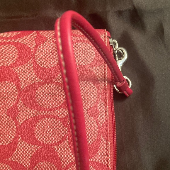 Genuine Coach Heritage Pink and White Wristlet. Signature Wristlet leather trim - Picture 11 of 15